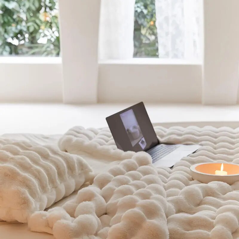 Anyhouz Blanket White Tuscan Imitation Thick Fur Winter Luxury Warmth Super Comfortable for Beds and Sofa 160x200cm
