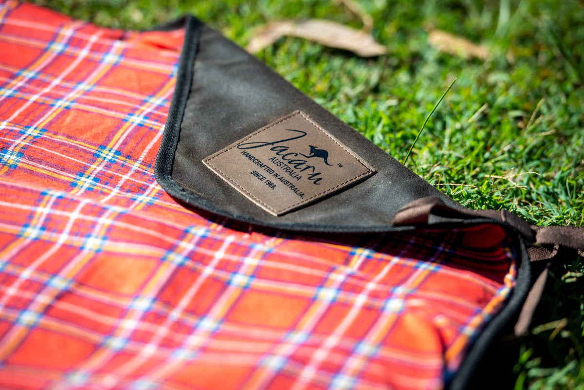 Jacaru 8003 Oilskin Picnic Blanket — 125 x 145cm Water-Resistant Rug with Tartan Flannelette Lining — image 17