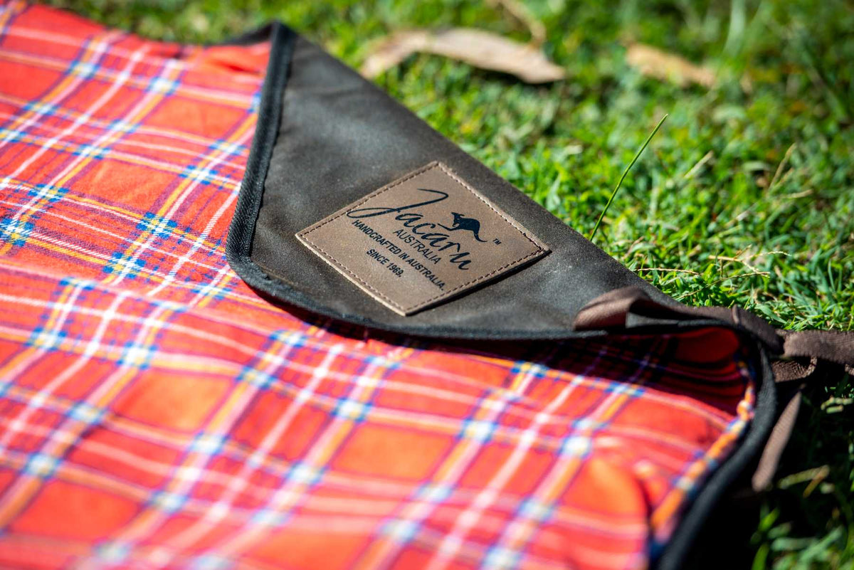 Jacaru 8003XL Giant Oilskin Picnic Blanket — 195 x 145cm Water-Resistant Rug with Tartan Flannelette Lining — image 9