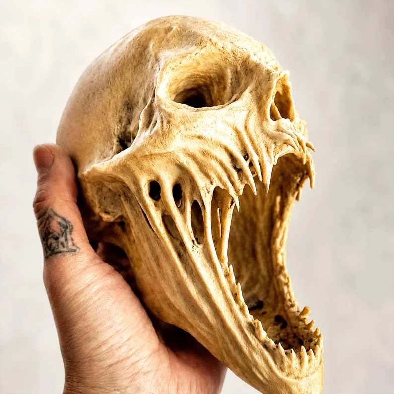 Gothic Demon Skull Sculpture — Dark Fantasy Home Decor
