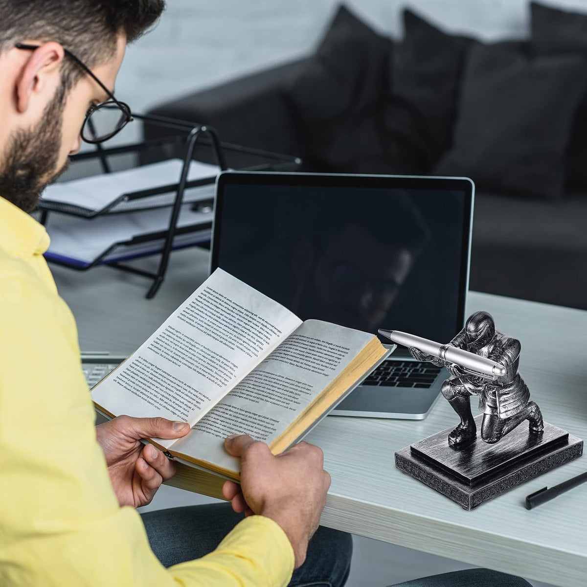 Spakon Knight Pen Holder with 2 Pens