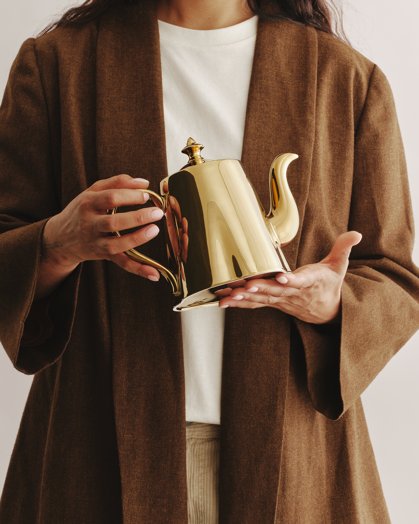 T2 Onyx Gold Fine Bone China Teapot — Gifts Hub Australia (image 2)