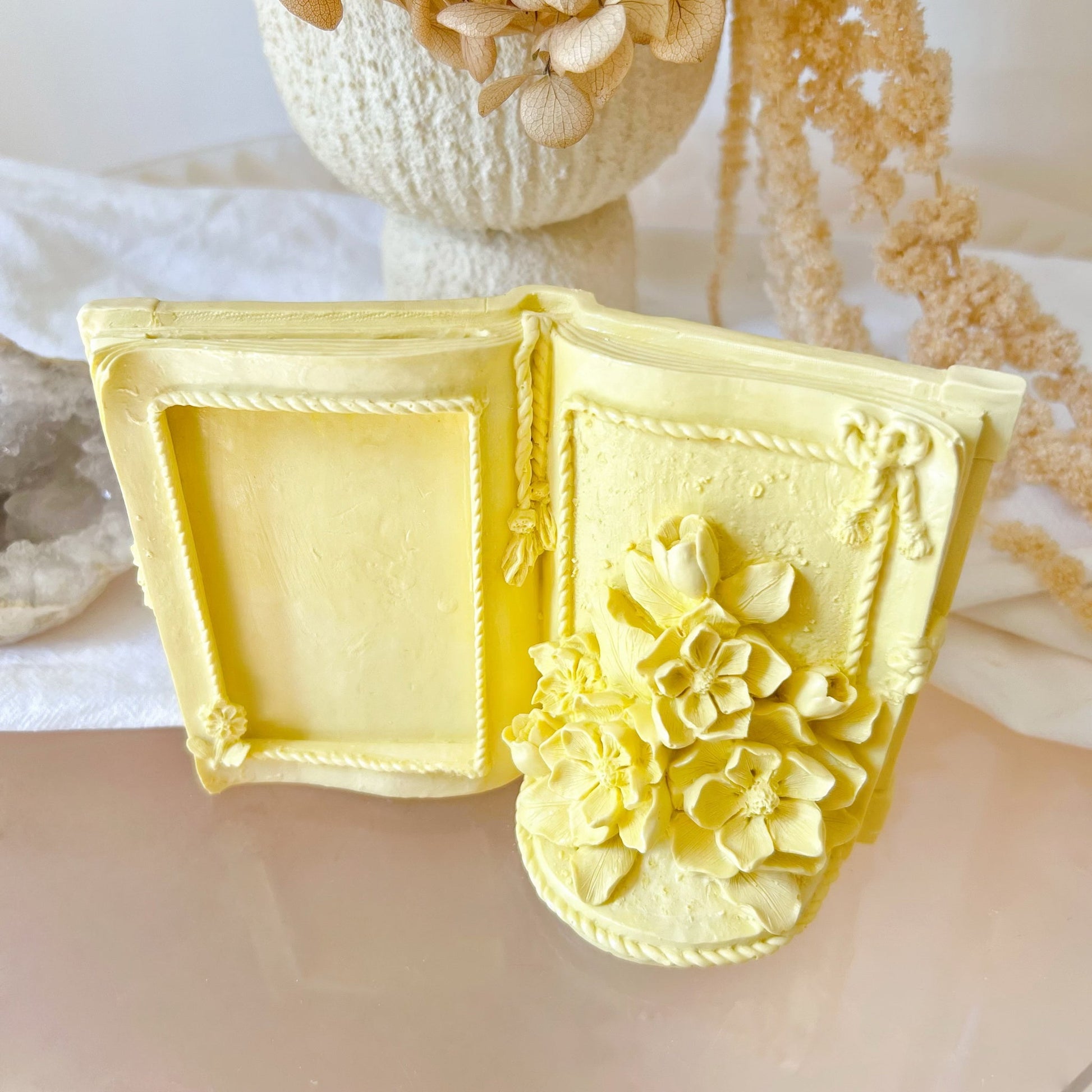 Magnolias Photo Frame | Home Décor