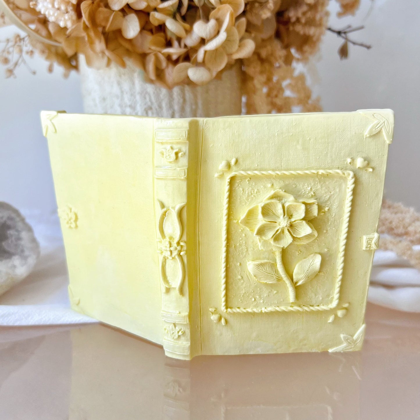 Magnolias Photo Frame | Home Décor