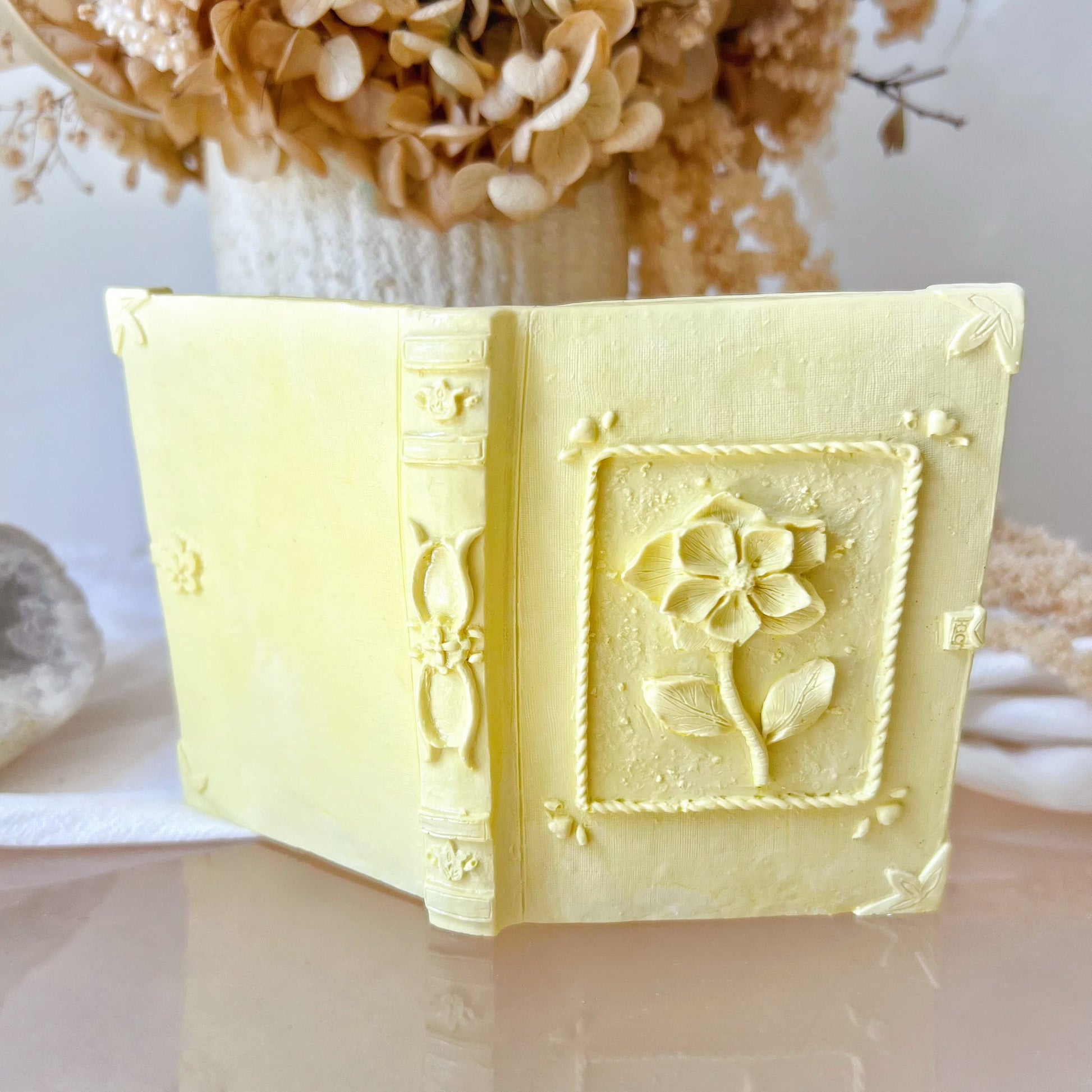Magnolias Photo Frame | Home Décor