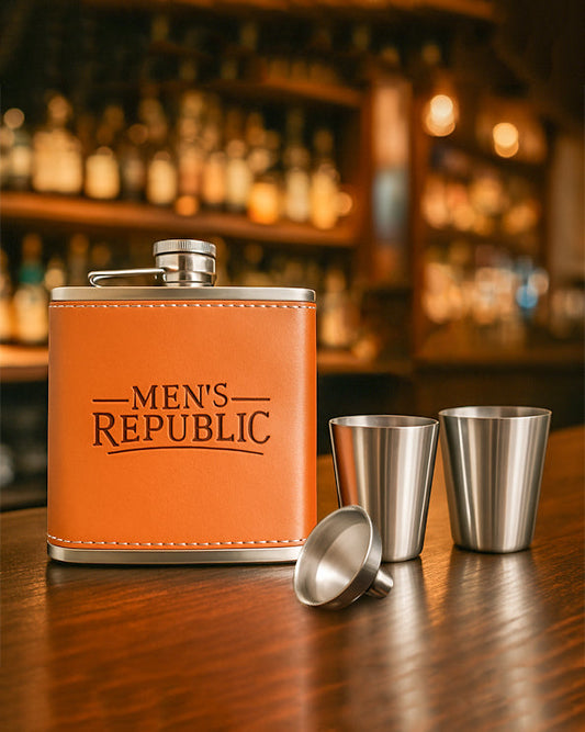 Men's Republic Hip Flask, Funnel and 2 Cups 1